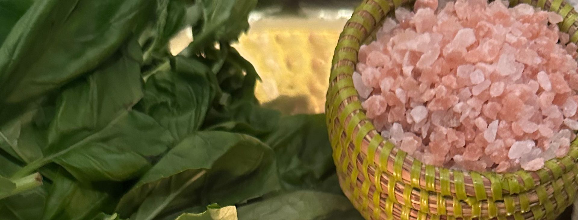 "Pratique de soins rituels et accompagnement vibratoire avec Marguerite Lalèyê à l'Espace Oshoun, Fribourg."