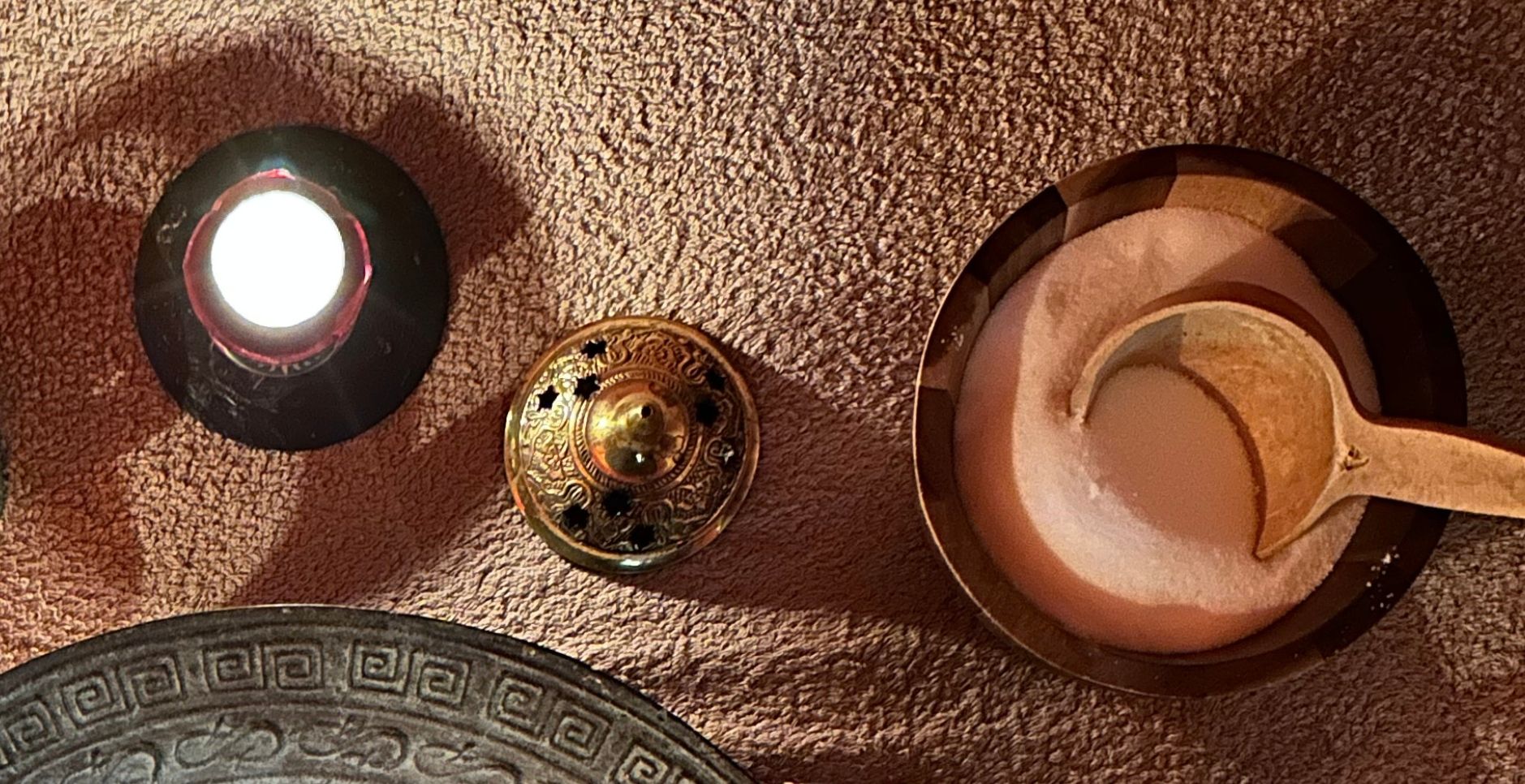 "Soins Souverains de transmutation des mémoires de lignée avec Marguerite Lalèyê à l'Espace Oshoun, Fribourg."